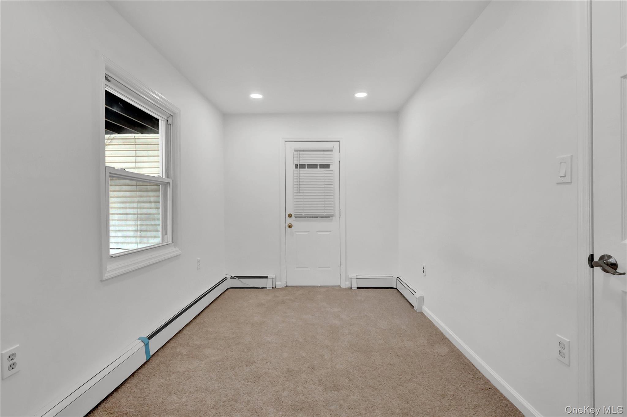 31 Blue Spruce Road Levittown, NY 11756 - Photo 7 of 28