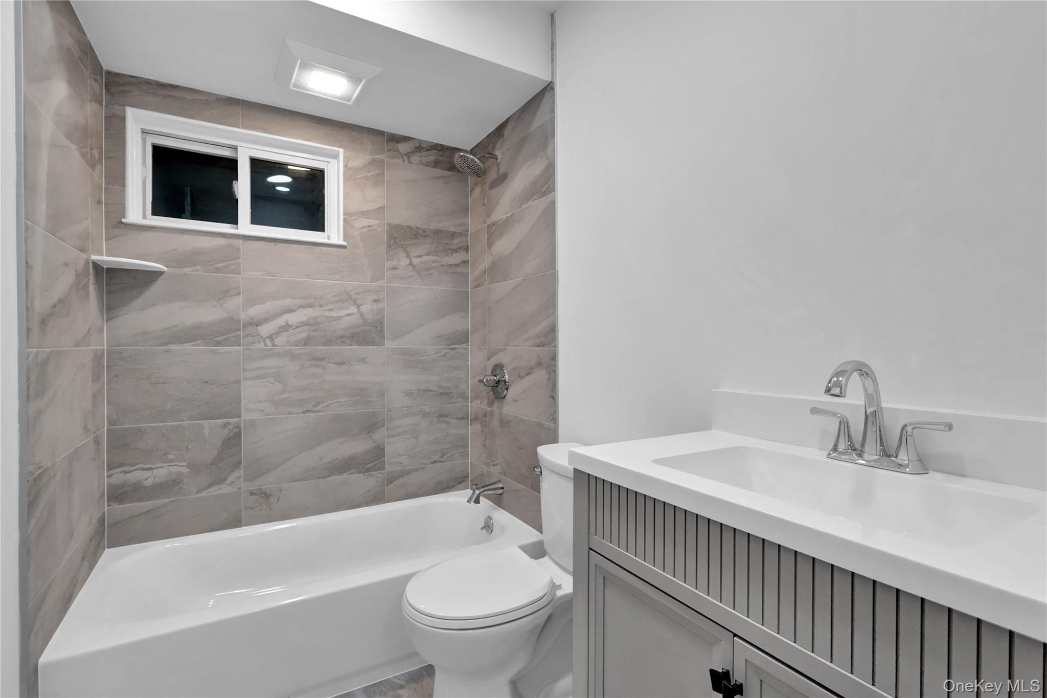 31 Blue Spruce Road Levittown, NY 11756 - Photo 8 of 28