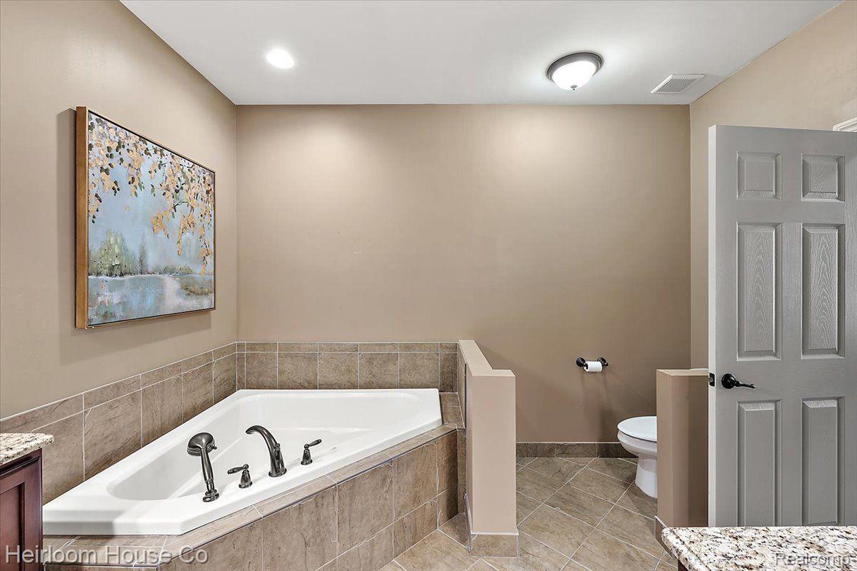 45926 South Stonewood Road Canton, MI 48187 - Photo 28 of 73