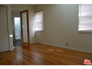 8537 Ridpath Drive Los Angeles, CA 90046 - Photo 12 of 28