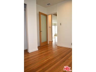 8537 Ridpath Drive Los Angeles, CA 90046 - Photo 13 of 28