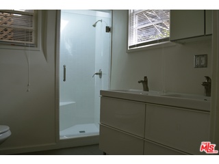 8537 Ridpath Drive Los Angeles, CA 90046 - Photo 18 of 28