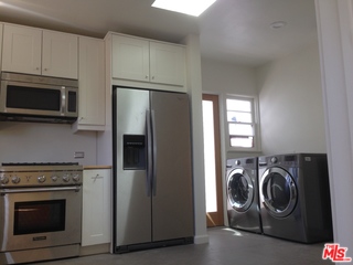 8537 Ridpath Drive Los Angeles, CA 90046 - Photo 22 of 28