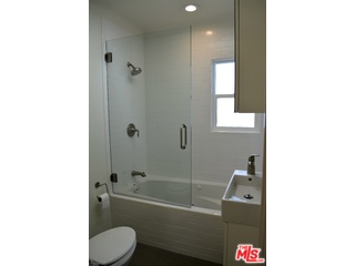 8537 Ridpath Drive Los Angeles, CA 90046 - Photo 10 of 28