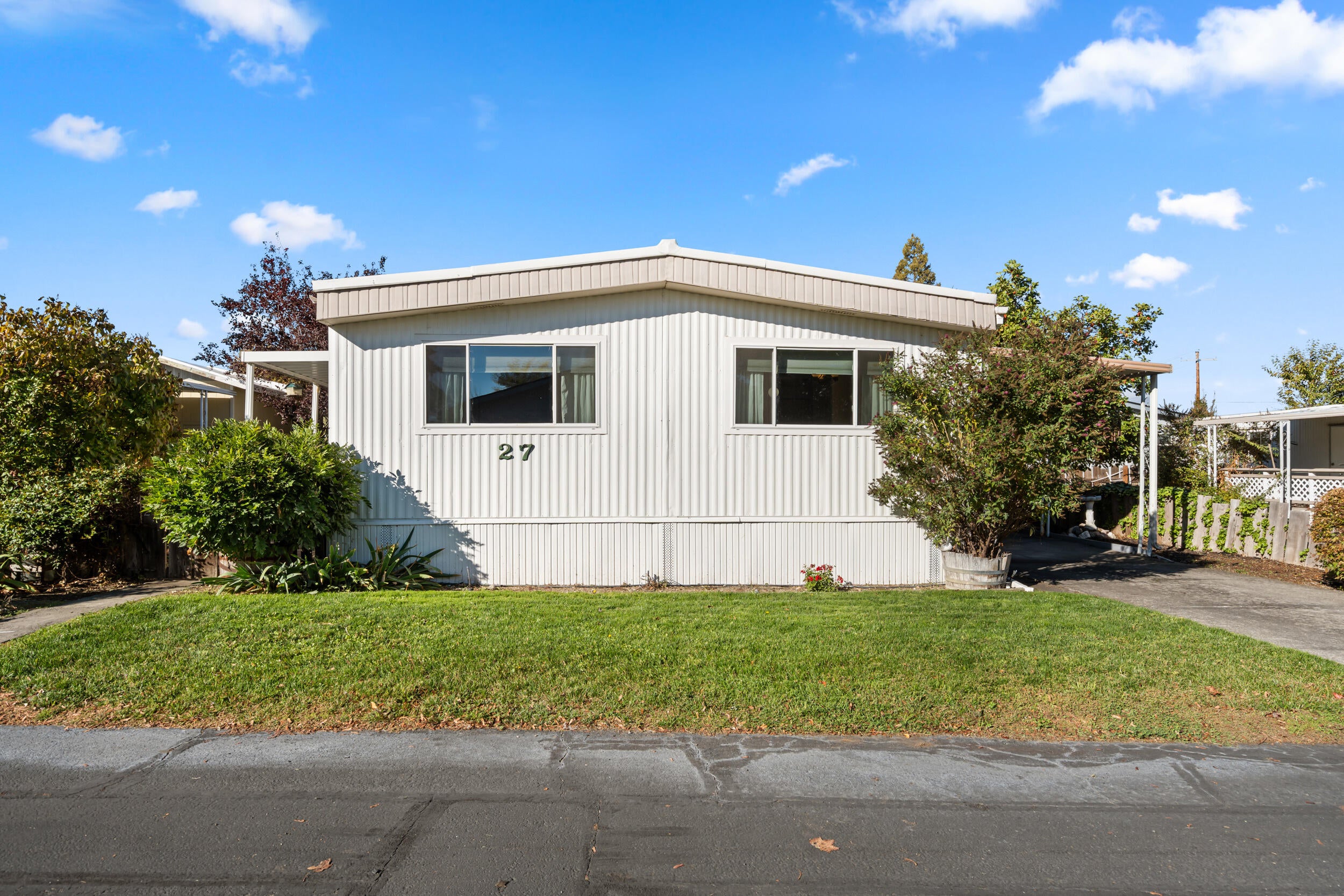 355 Colver Road, Unit 27 Talent, OR 97540 - Photo 2 of 25 2_ 355 colver rd, talent, or 97540-04
