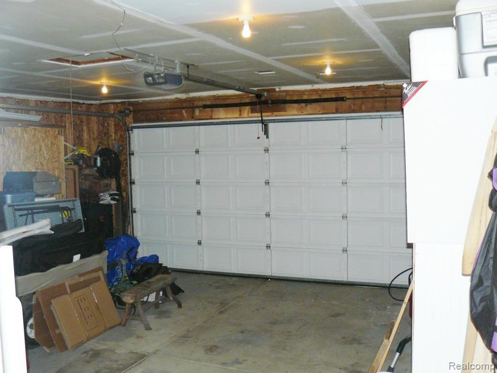7180 McGuire Road Fenton, MI 48430 - Photo 34 of 50 2+ Car Attached Garage
