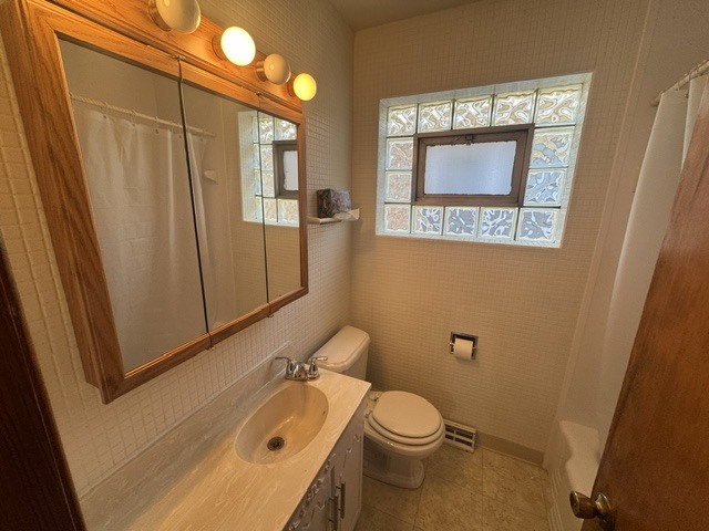 7042 Pershing Road Berwyn, IL 60402 - Photo 4 of 24