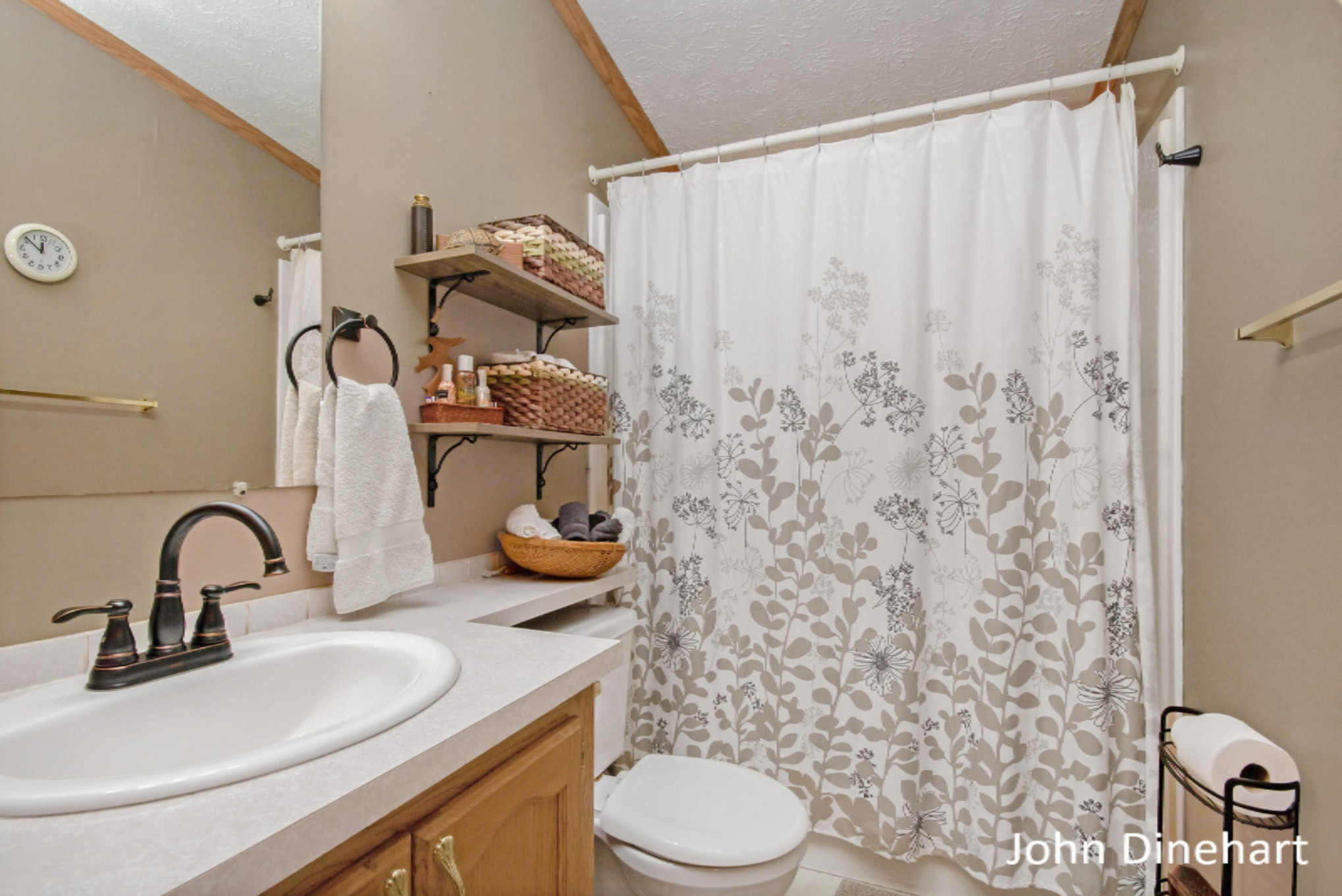 4046 Westbrook Road Ionia, MI 48846 - Photo 9 of 46 IMG_7648-
