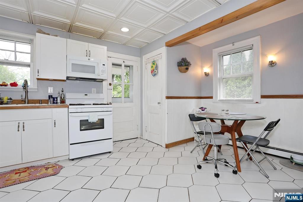 21 Haring Street Bergenfield, NJ 07621 - Photo 12 of 37