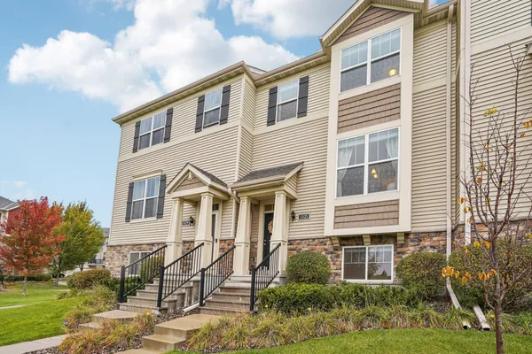 $327,500 | 5125 95th Way North, Brooklyn Park, MN 55443