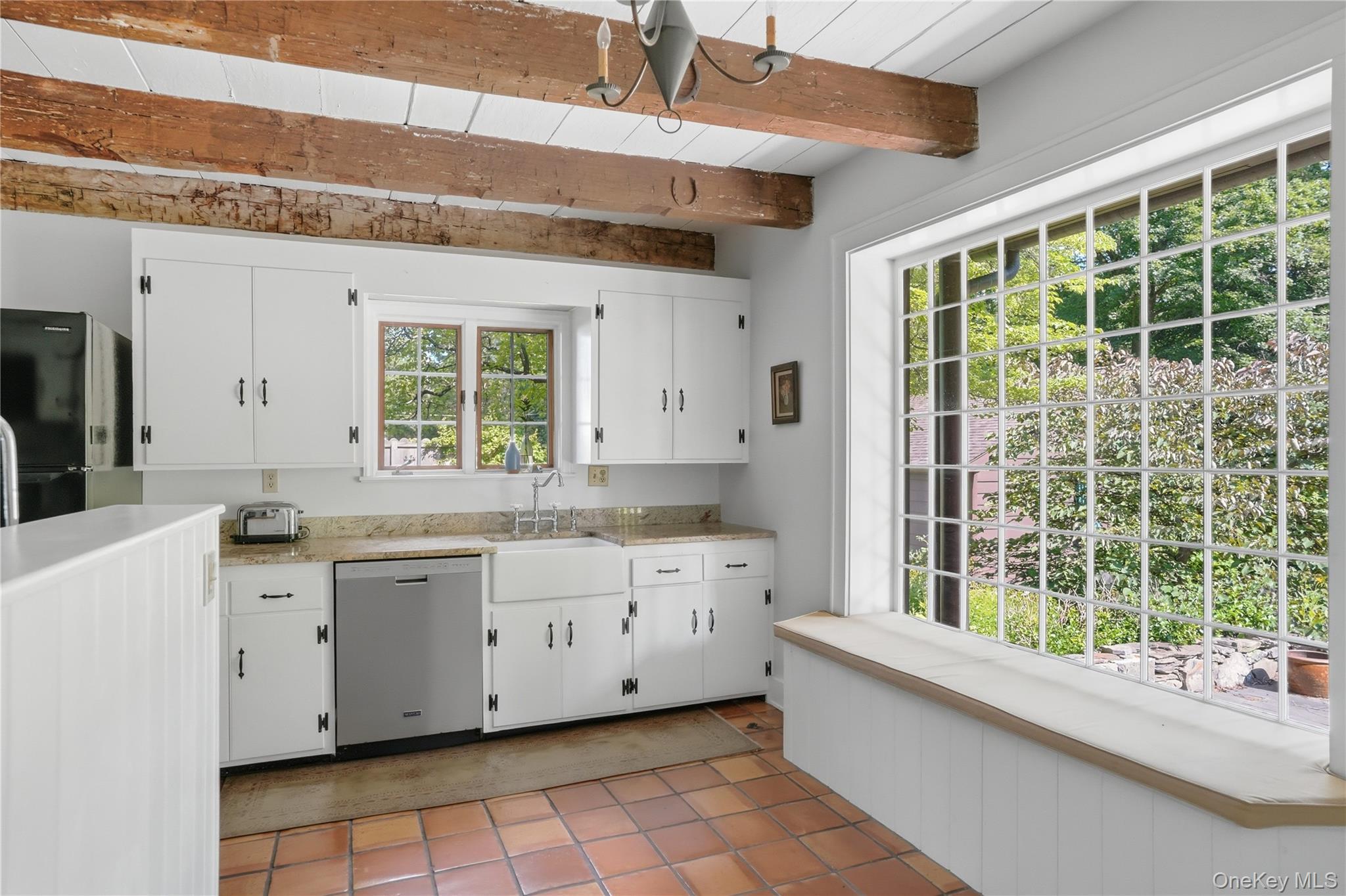 809 Traver Road Pleasant Valley, NY 12569 - Photo 4 of 41 Gallery Image 4