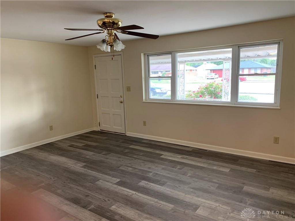 1685 West Stroop Road Kettering, OH 45439 - Photo 5 of 18 Gallery Image 5