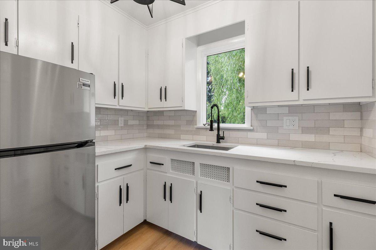132 West Welling Avenue Pennington, NJ 08534 - Photo 15 of 32