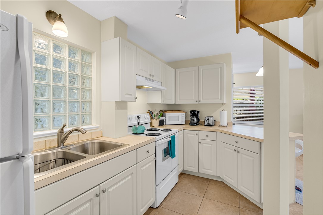 11195 Roseland Road Sebastian, FL 32958 - Photo 15 of 36 Gallery Image 15