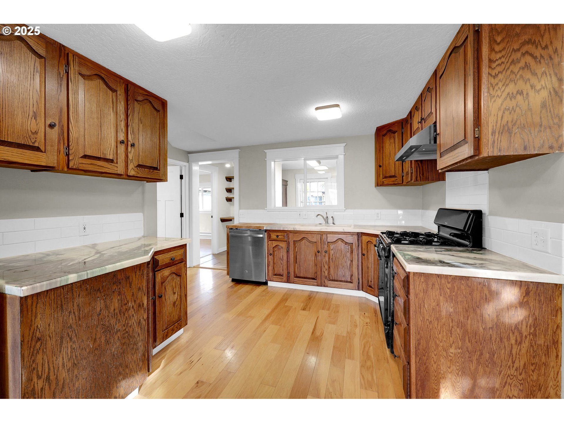 1080 S Street Springfield, OR 97477 - Photo 11 of 42 Gallery Image 11