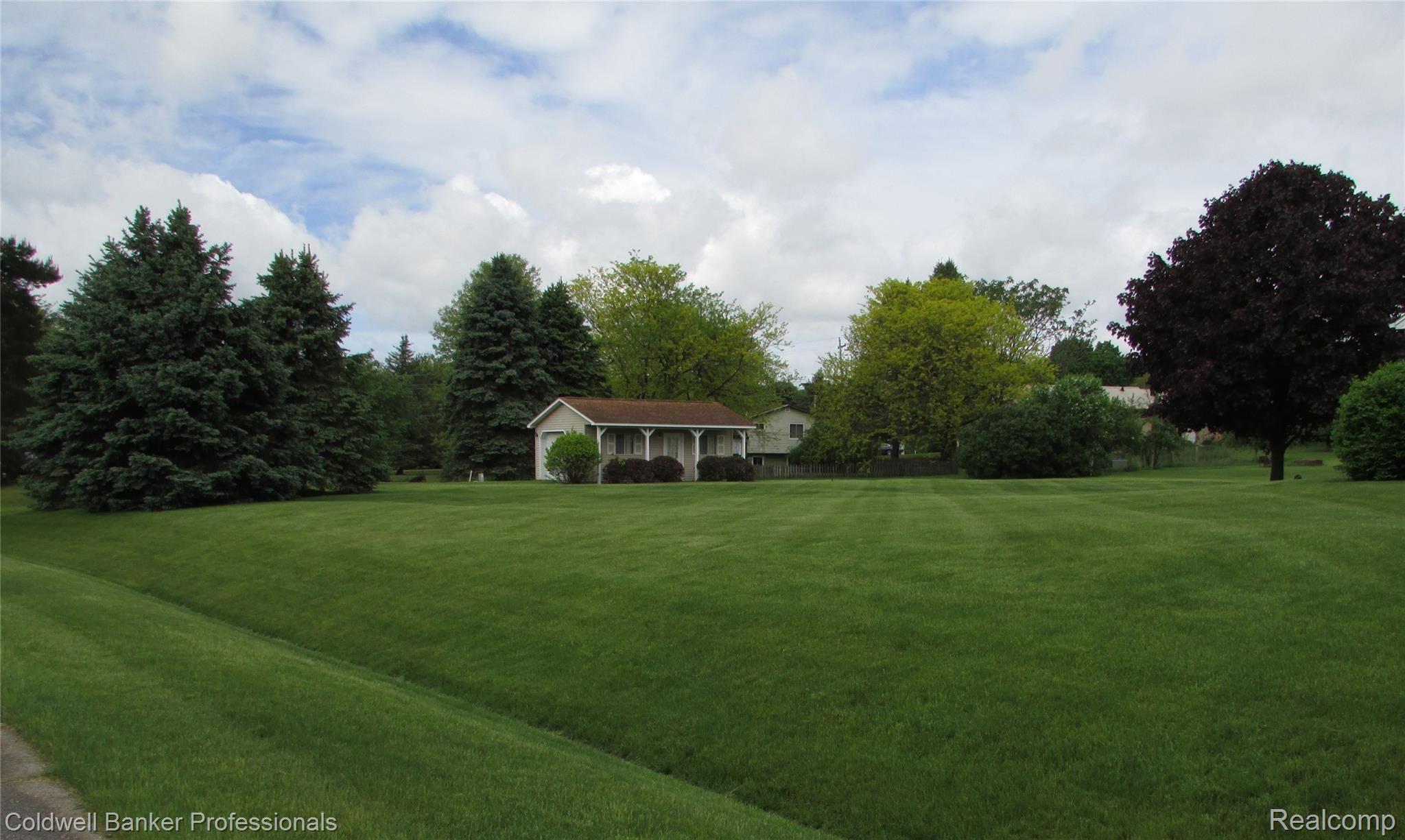 1385 Old Mill Road Lapeer, MI 48446 - Photo 37 of 42 IMG_7820.JPG