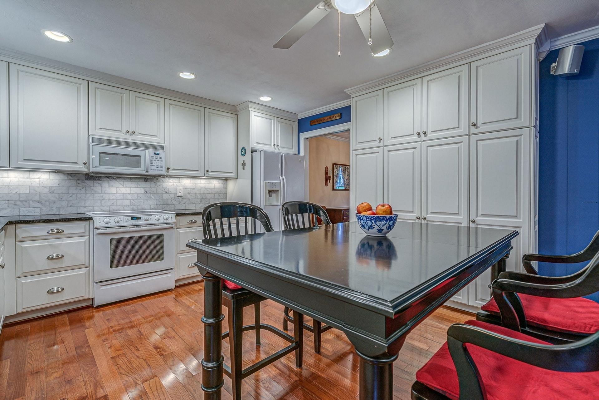 6569 Forest View Road Roanoke, VA 24018 - Photo 17 of 43 015-331797-6569 Forest View Road 015_836