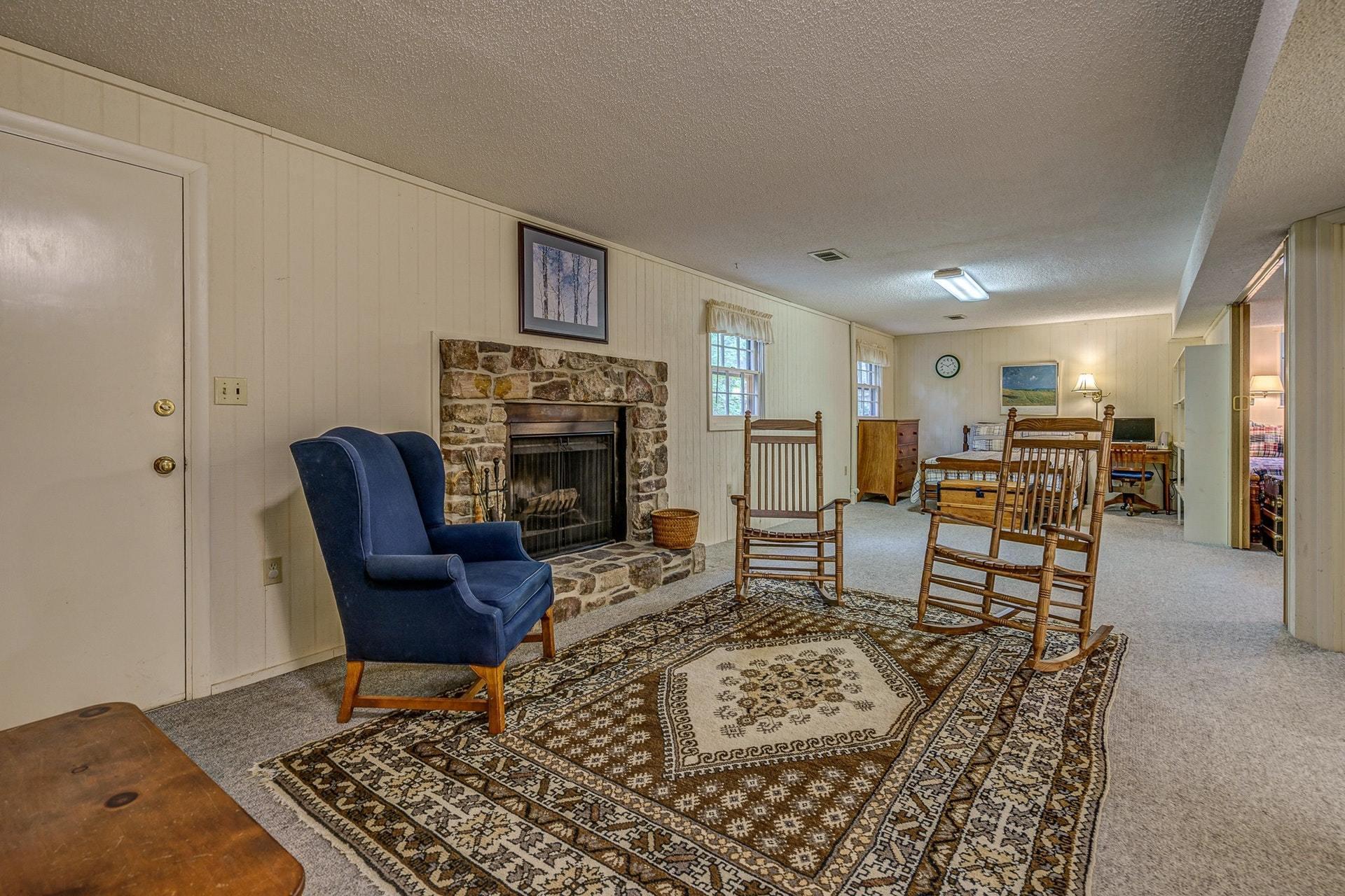 6569 Forest View Road Roanoke, VA 24018 - Photo 27 of 43 025-331797-6569 Forest View Road 025_836