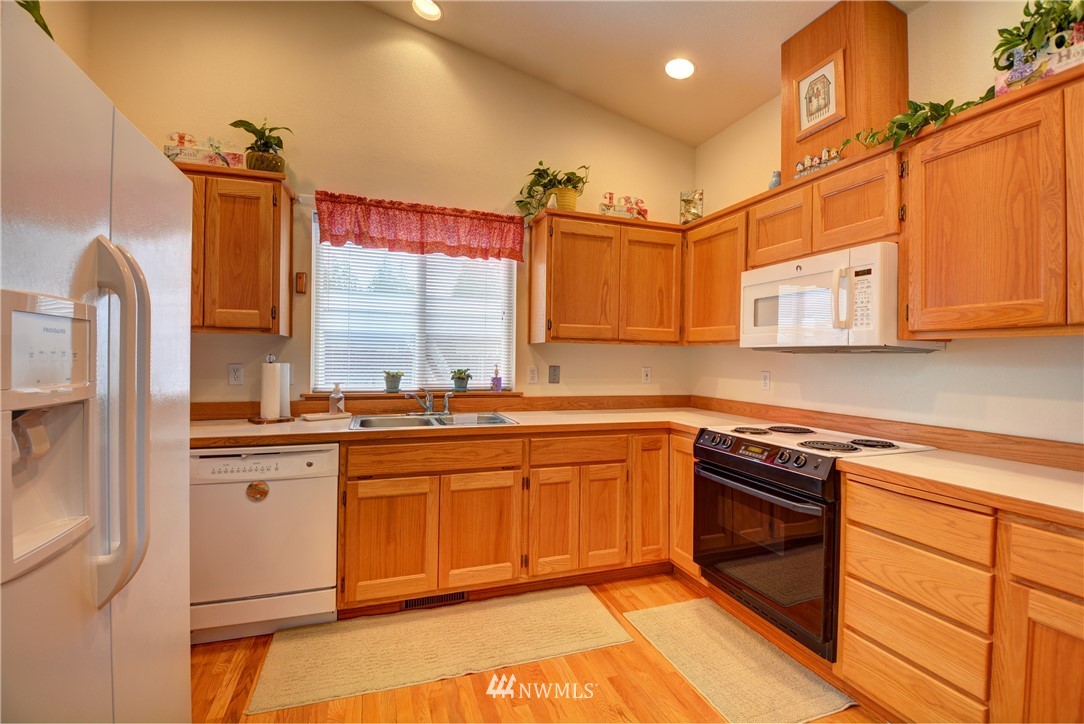 7806 South Lake Ketchum Road Stanwood, WA 98292 - Photo 7 of 21 Gallery Image 7