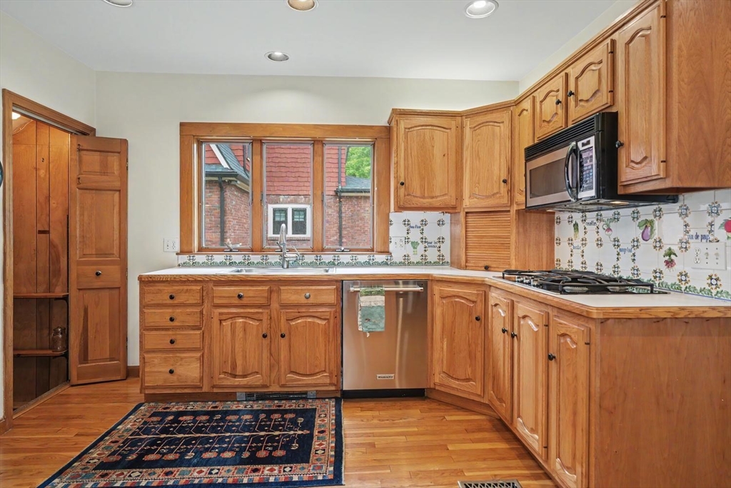 11 Venner Road Arlington, MA 02476 - Photo 10 of 42