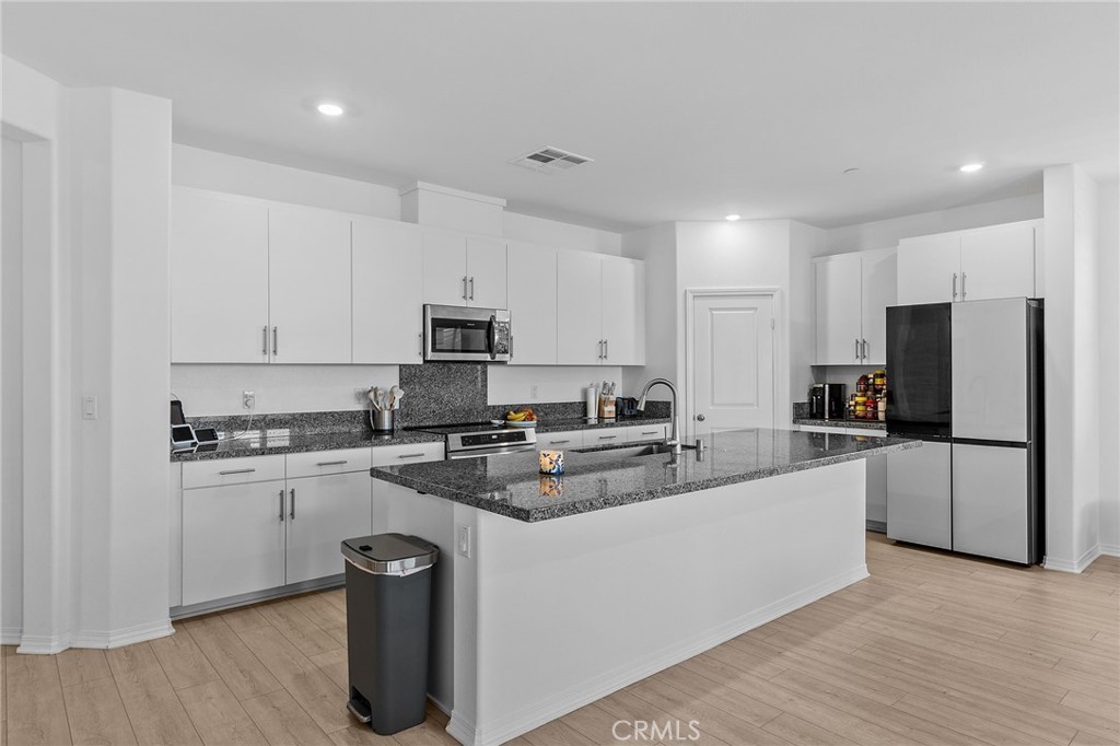 2431 Diamond Edge Road Perris, CA 92570 - Photo 8 of 30
