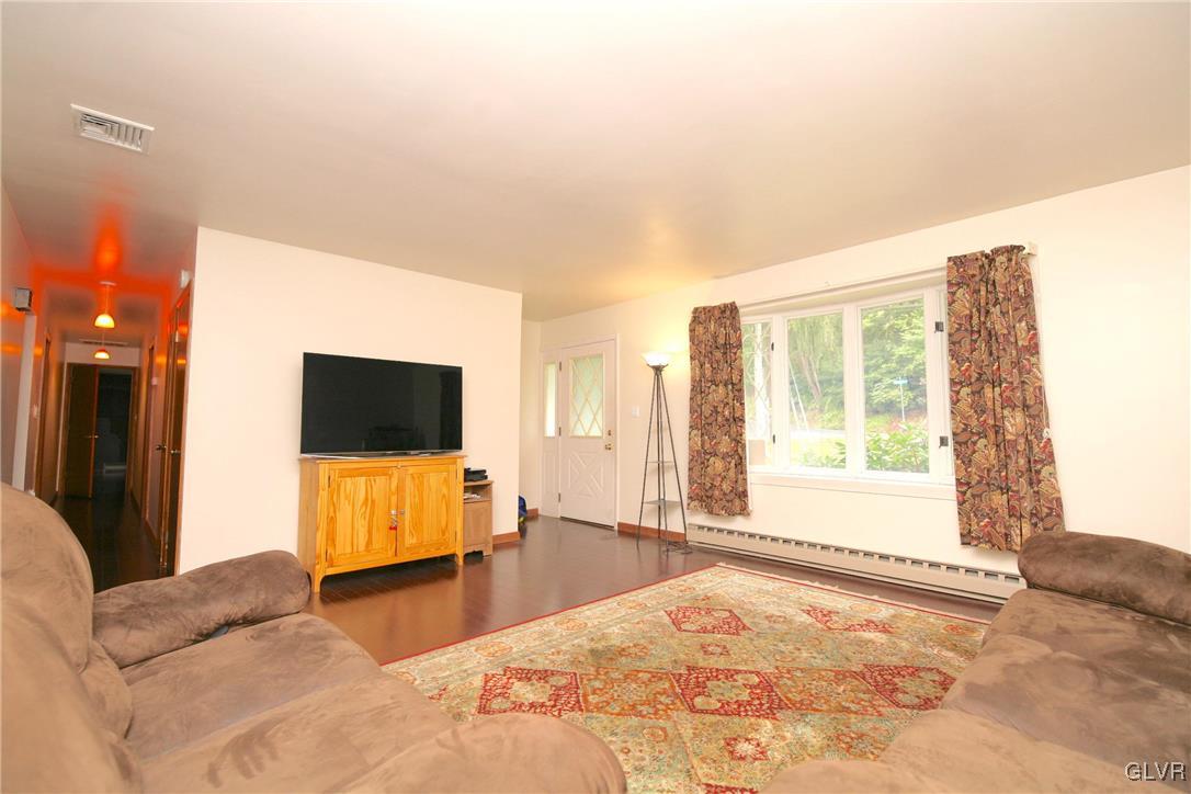 2672 Brunner Road Emmaus, PA 18049 - Photo 3 of 31 Gallery Image 3
