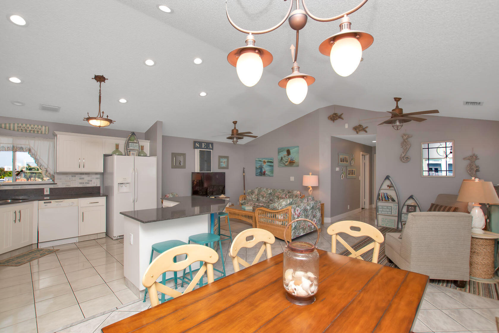 236 Upper Matecumbe Road Key Largo, FL 33037 - Photo 15 of 40 Great Room