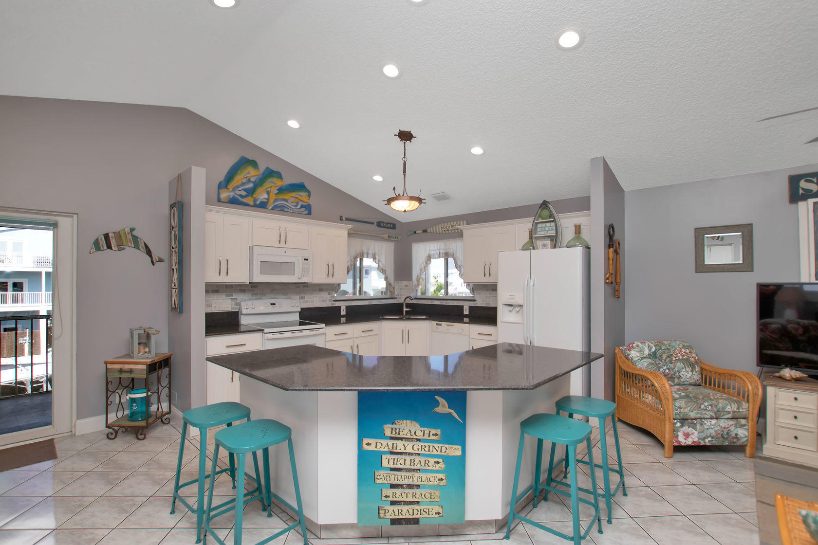 236 Upper Matecumbe Road Key Largo, FL 33037 - Photo 17 of 40 Kitchen