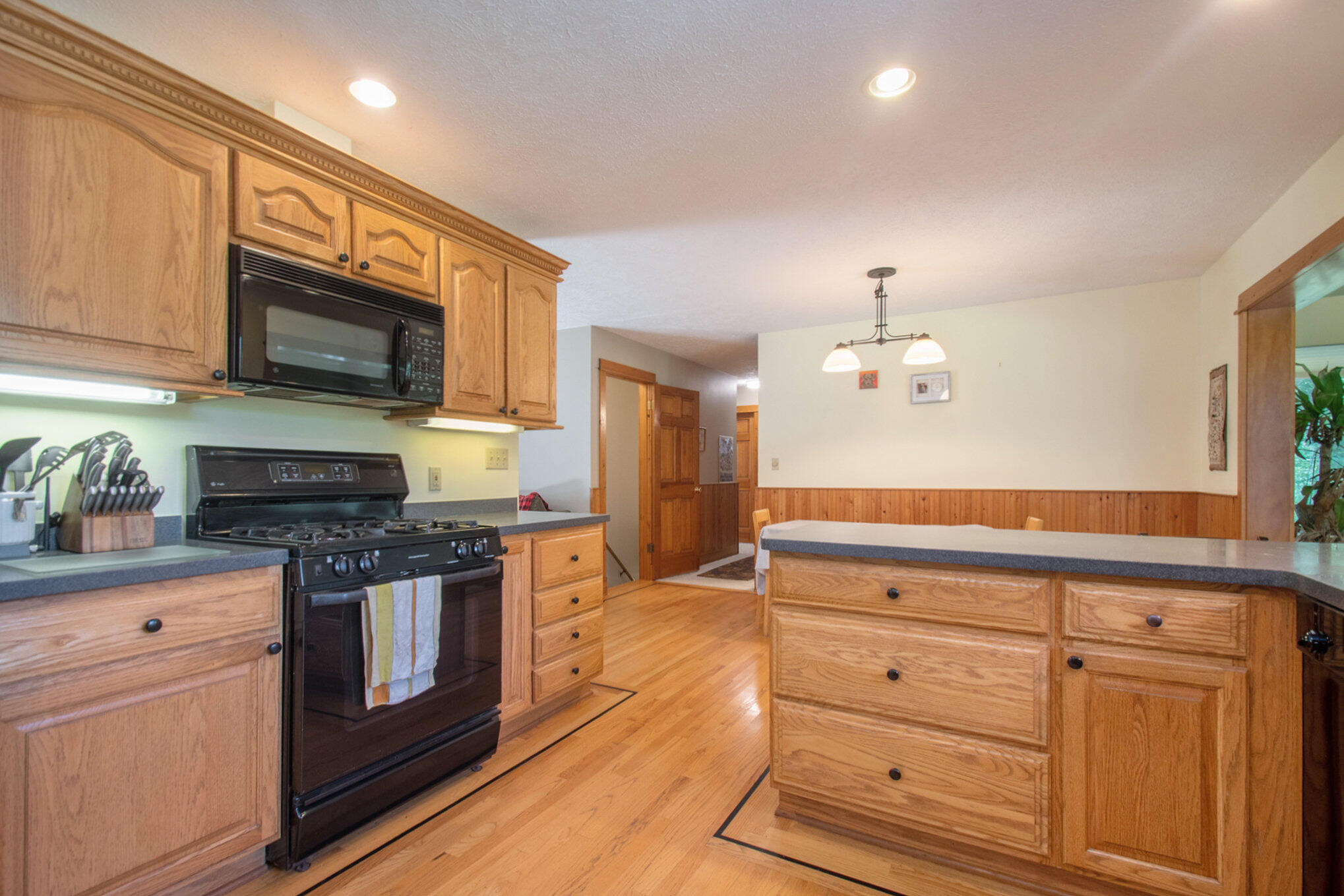 12979 Pardee Road Sawyer, MI 49125 - Photo 6 of 19 007_dsc_0362