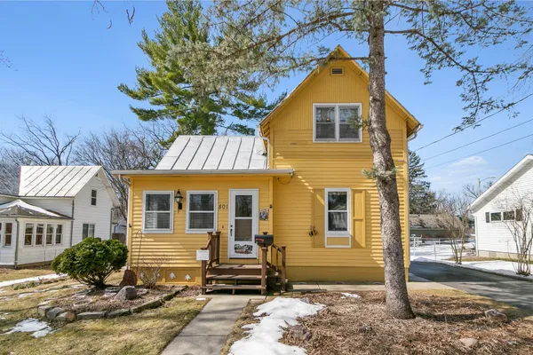 $199,900 | 801 Park Baraboo Wi 53913, Baraboo, WI 53913