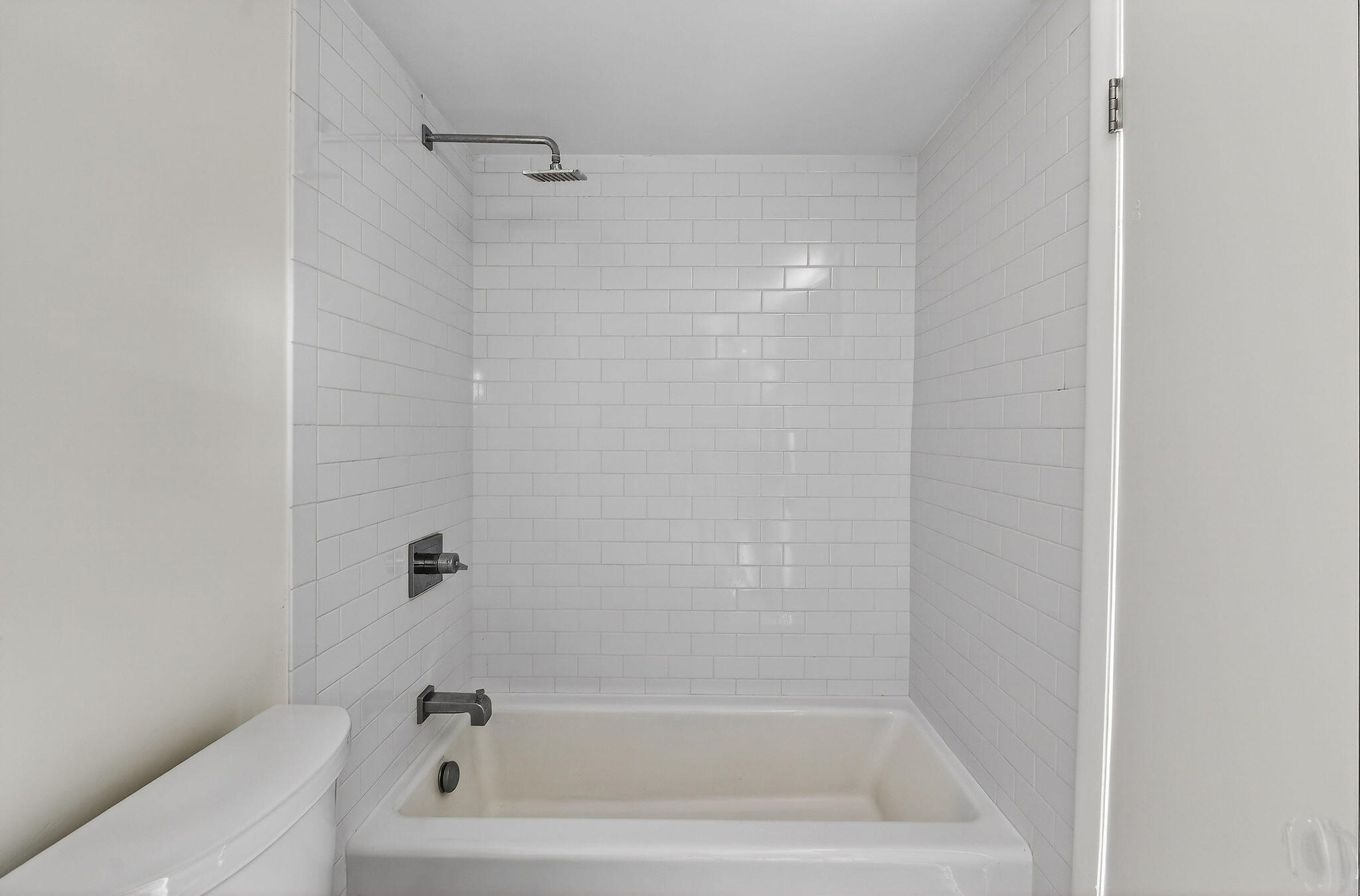 3800 Washington Road, Unit 712 West Palm Beach, FL 33405 - Photo 19 of 48 a close up of a bathtub curtain