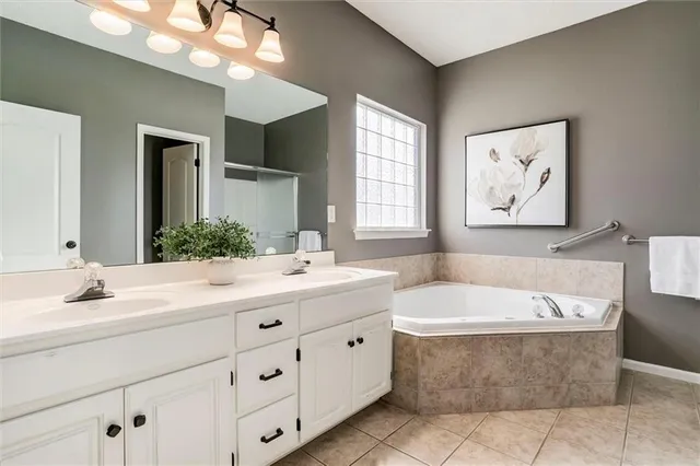 $435,000 | 15433 South Dice Lane, Olathe, KS 66062