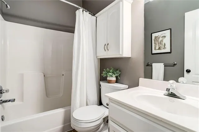 $435,000 | 15433 South Dice Lane, Olathe, KS 66062