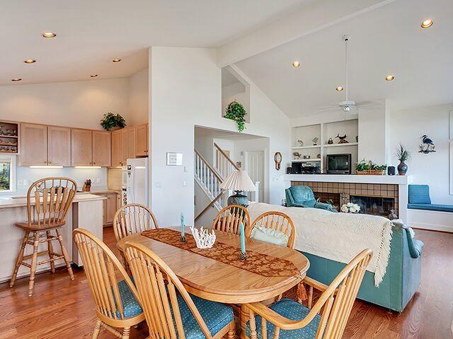 540 Capes Point Tillamook, OR 97141 - Photo 13 of 35 dining to kitchen