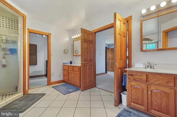 a view of entryway with a front door