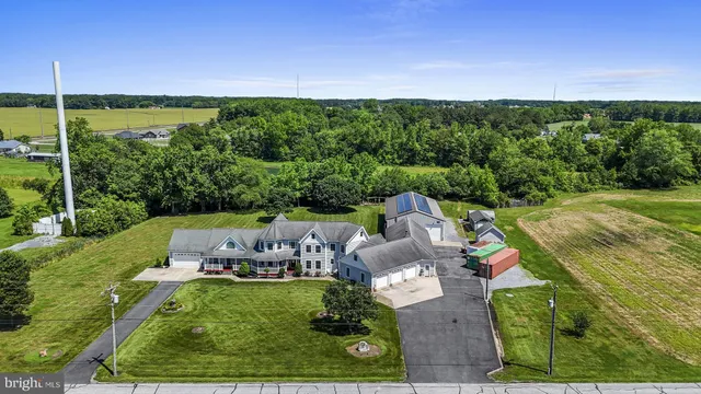 $950,000 | 302 East Howard Street, Viola, DE 19979