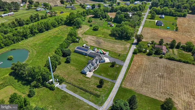 $950,000 | 302 East Howard Street, Viola, DE 19979