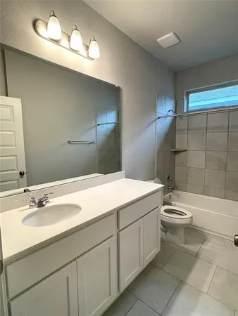 $1,695 | 125 Kellys Heroes Way, Jarrell, TX 76537