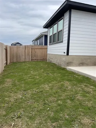 $1,695 | 125 Kellys Heroes Way, Jarrell, TX 76537