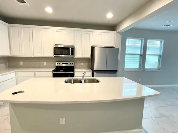 $1,695 | 125 Kellys Heroes Way, Jarrell, TX 76537