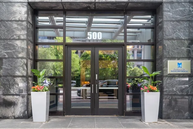 $1,877,777 | 500 Atlantic Avenue, Unit 15M, Boston, MA 02210