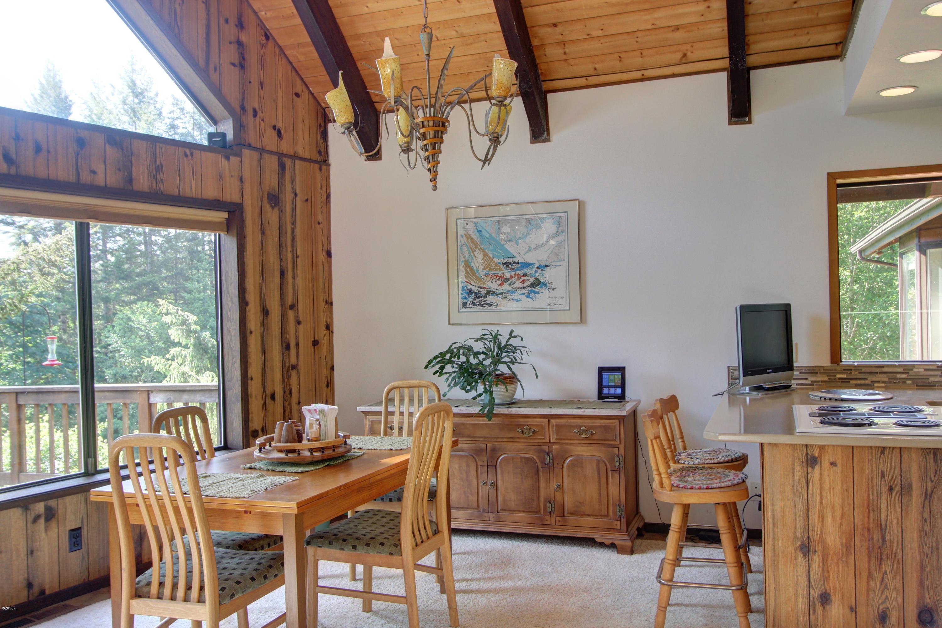 1127 Olalla Road Toledo, OR 97391 - Photo 5 of 26 Dining Room