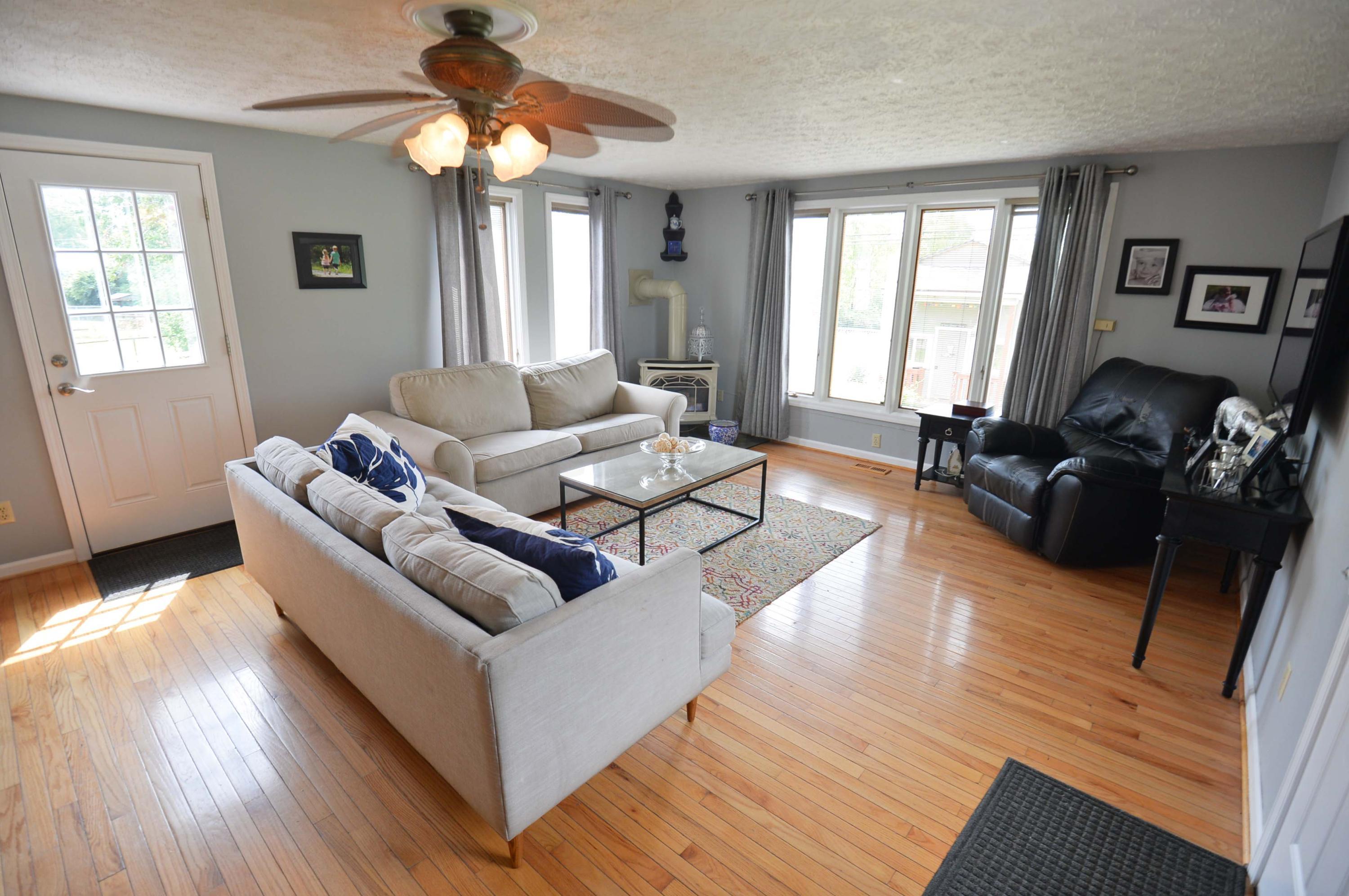 4065 Lynward Road Columbus, OH 43228 - Photo 11 of 49 Gallery Image 11
