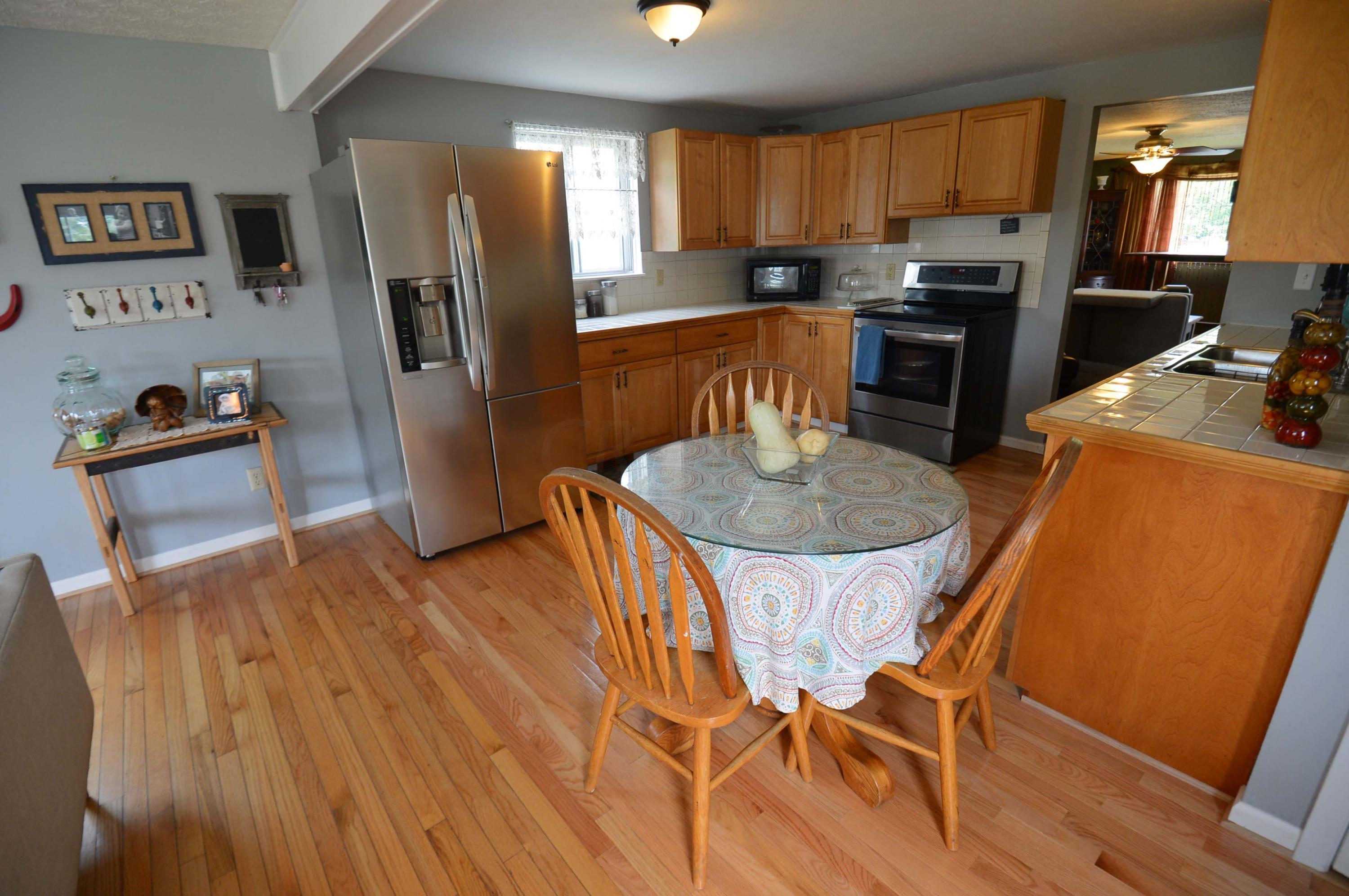 4065 Lynward Road Columbus, OH 43228 - Photo 17 of 49 Gallery Image 17