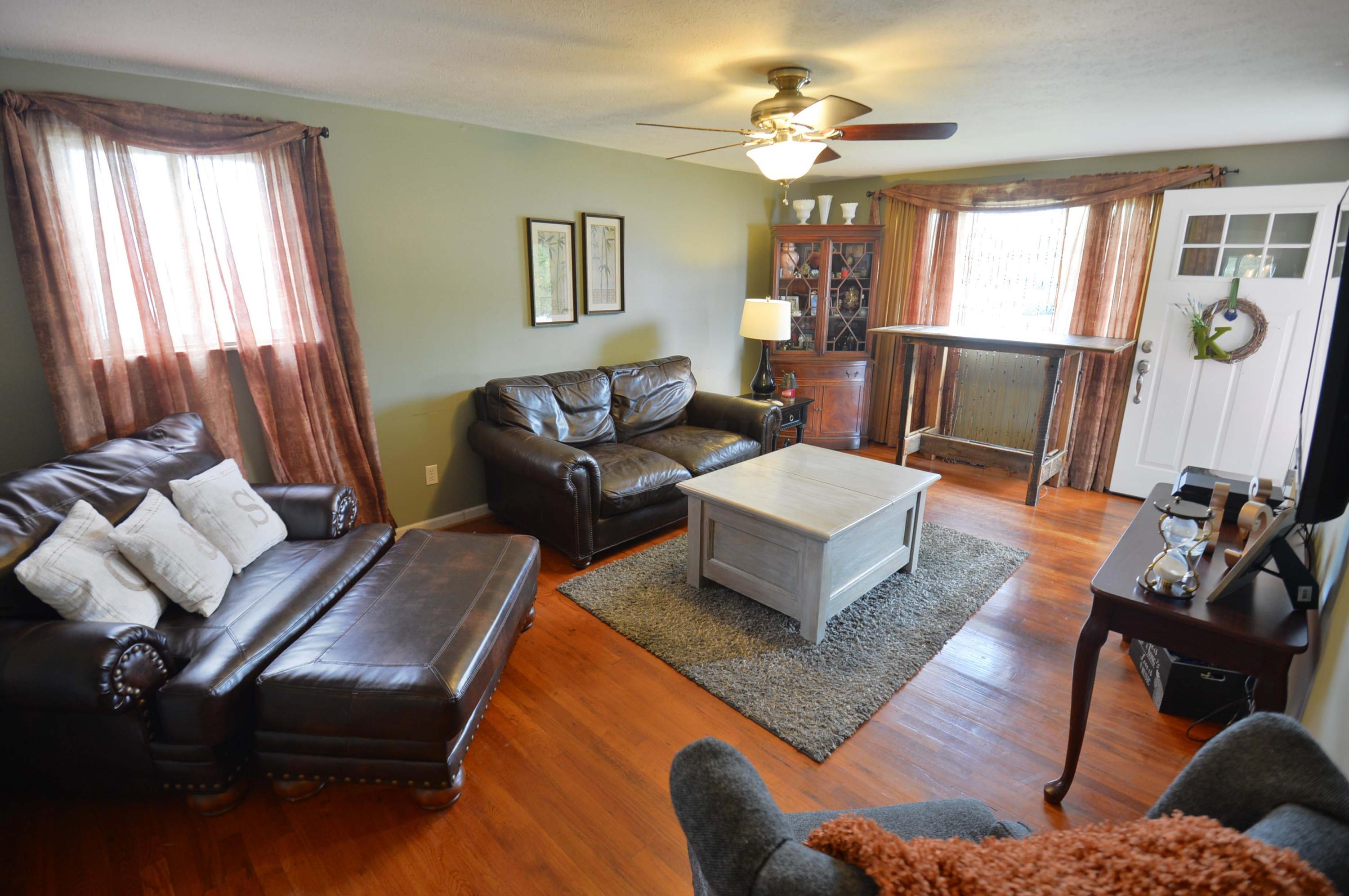 4065 Lynward Road Columbus, OH 43228 - Photo 4 of 49 Gallery Image 4