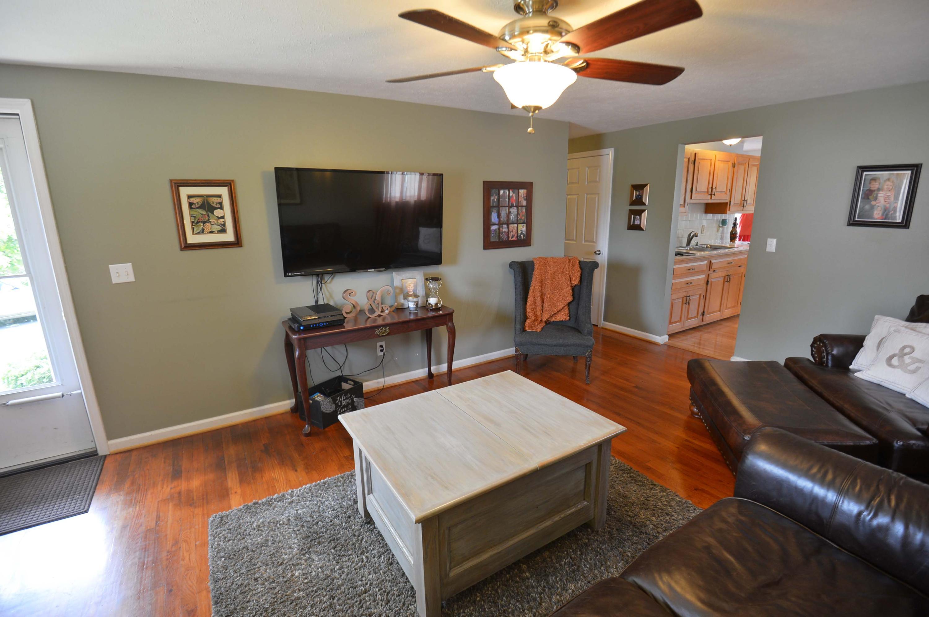 4065 Lynward Road Columbus, OH 43228 - Photo 6 of 49 Gallery Image 6