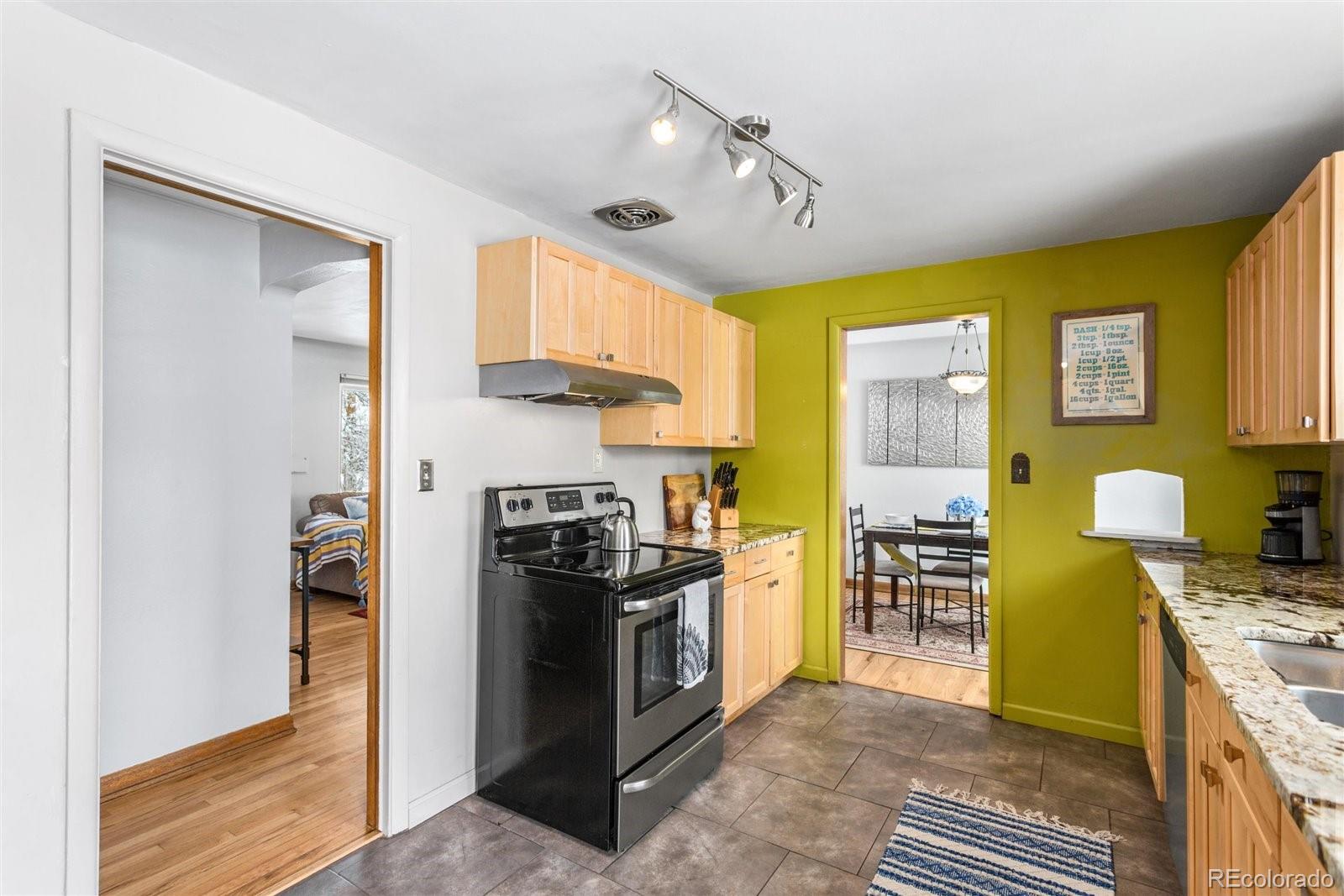 3320 Ingalls Street Wheat Ridge, CO 80033 - Photo 11 of 32 Gallery Image 11