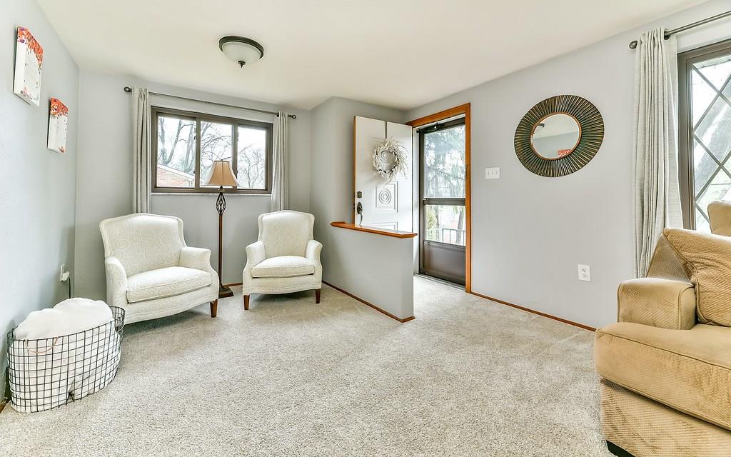 124 Kentzel Road Pittsburgh, PA 15237 - Photo 3 of 20