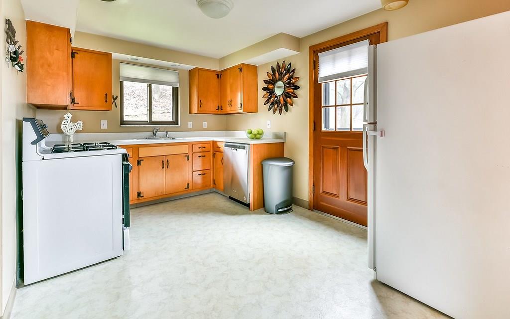 124 Kentzel Road Pittsburgh, PA 15237 - Photo 7 of 20