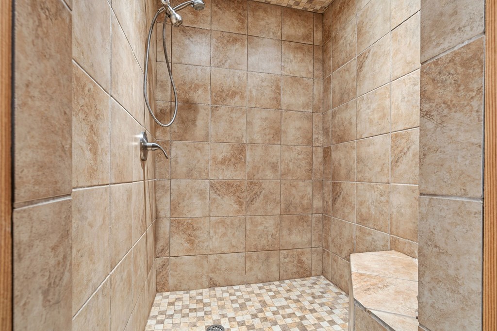4662 Rainbow Springs Road Franklin, NC 28734 - Photo 20 of 39 a bathroom with a shower